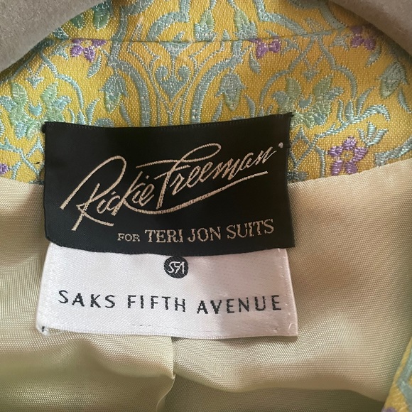 Designer - Picture 2 of 10